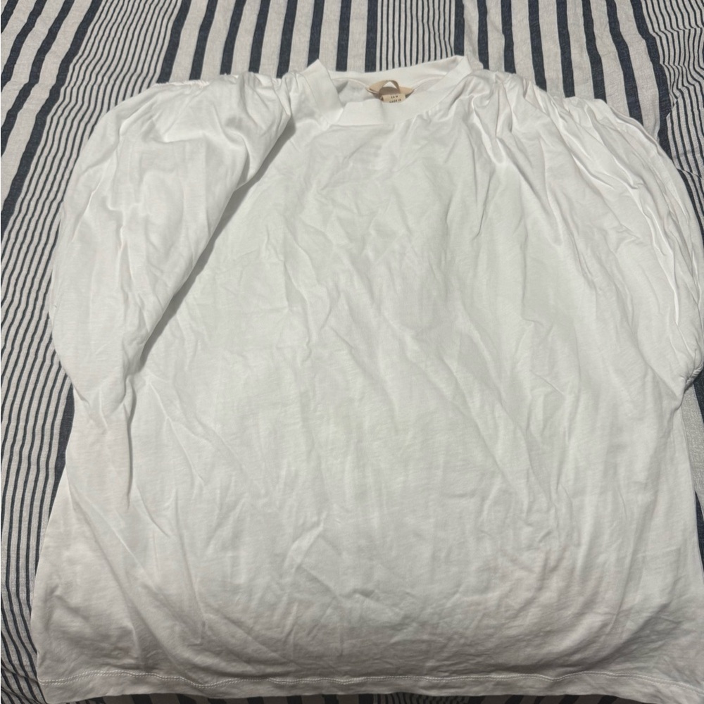 H&M white top with scrunch shoulder